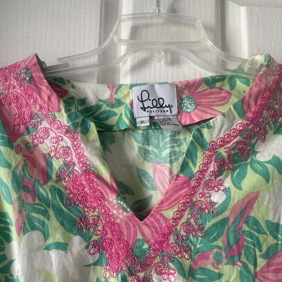 LILLY PULITZER Pink and Green Floral Nighttime Caftan Sample - Picture 3 of 10